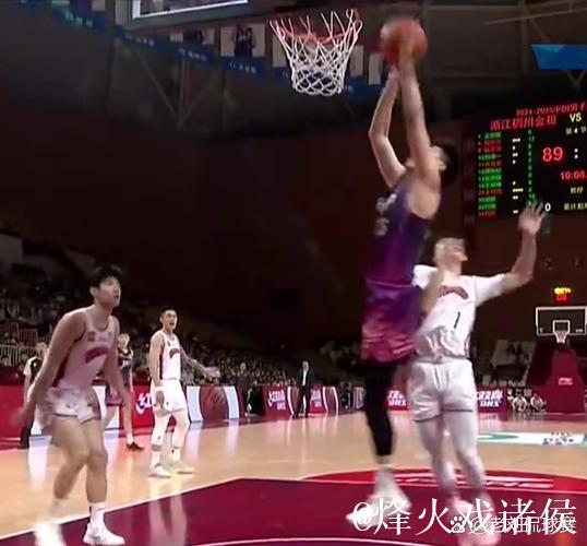 CBA-全队表现出色 上海久事大胜浙江稠州金租 CBA-全队表现出色 上海久事大胜浙江稠州金租